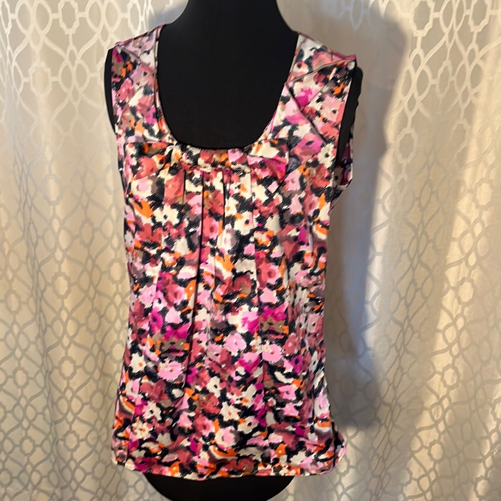 Banana Republic women’s sleeveless floral top size M with side zipper